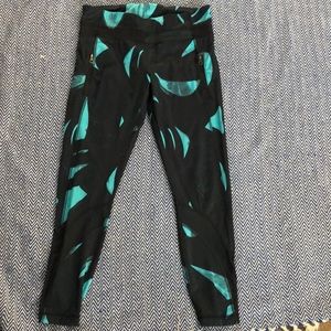 SOLD Lululemon 7/8 length pants Sz 8